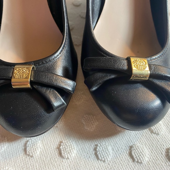 VINCE CAMUTO Black Wedge with Bow Toe - Picture 14 of 16